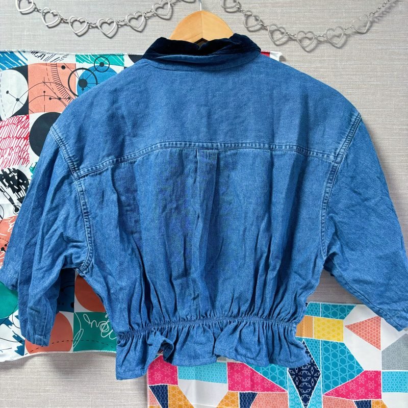 日本古著 ❁ 牛仔刺繡珠珠短身束腰上衣 - Image 3